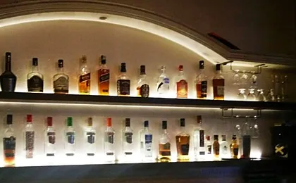 Hmr Royal Inn