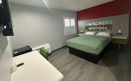 Hi-Way Host Motel