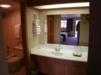 Red Carpet Inn Great Lakes