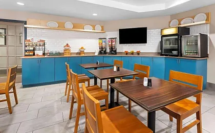 Country Inn & Suites by Radisson, Macon North, GA
