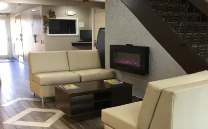 Super 8 by Wyndham South Holland