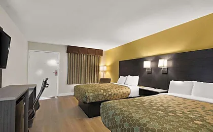 Econo Lodge White Pine Morristown I-81 & I-40 Split