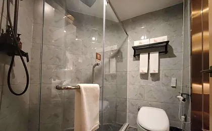 GreenTree Eastern Hotel Shenzhen Futian Civic Center Jingtan Subway Station