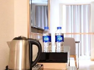 Baowan Four Seasons Hotel (Guangzhou Baiyun Yongtai Metro Station)