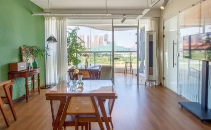 Nuanyu Riverview Homestay (Chongqing Jiefangbei Hongyadong Branch)