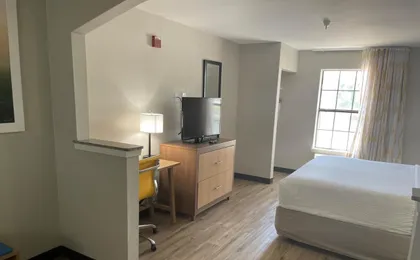 Days Inn by Wyndham Dallas Plano