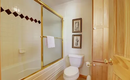 Sauterne Sanctuary 3br 3ba 3 Bedroom Home by RedAwning