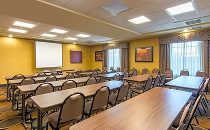 Holiday Inn Express & Suites Clovis By IHG