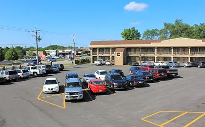 American Inn and Suites