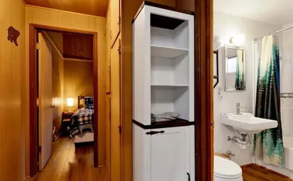 2583-bernhardt Brown Bungalow
