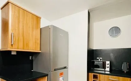 Mayfair Place - Cosy 3 Bedroom House with Free Parking