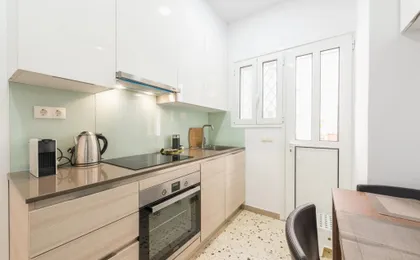 Fresh and Clean apt for 6 in Koukaki