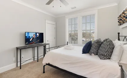 Belwood Manor-across From Parthenon-5 Min Broadway