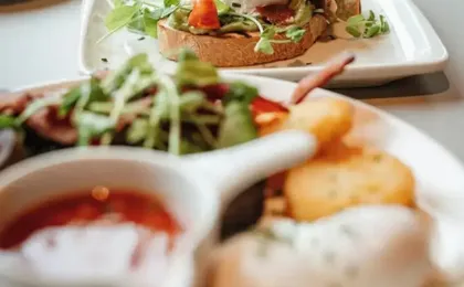 Hand & Flower