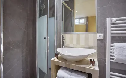 Modern Apartement Center of Paris