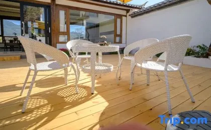 Shuiyuejinghua Homestay (Lijiang Sanyi International Airport)