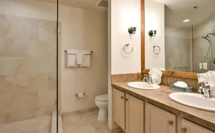 Bluesky Breckenridge Luxury 3 Bedroom Condo at Snowflake Lift