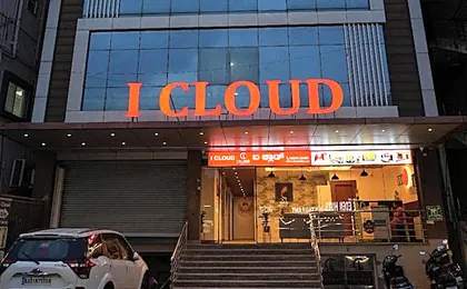 I Cloud- Elite Suites