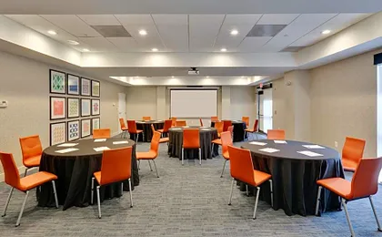 Holiday Inn Express Hotel & Suites - Irving Convention Center - Las Colinas By IHG