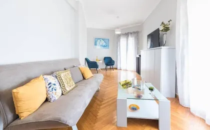 Central Flat with Cosy Sunny Terrace
