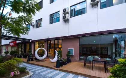 Dali Litu Hotel (Erhai Station Branch)