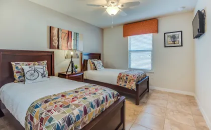 Townhome W/private Pool & Free On-site Water Park!