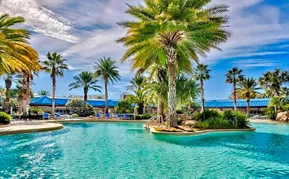 Sunrise Surprise 9th floor 2BR 2 BA King Suite Beach shuttle, heated pool!