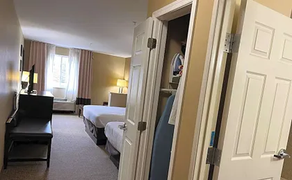 Days Inn & Suites by Wyndham Manheim Lebanon