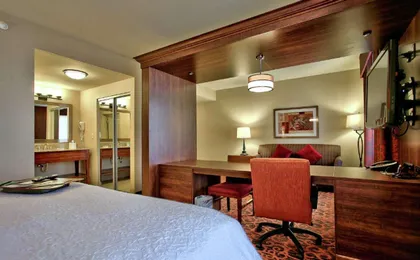Hampton Inn & Suites Scottsdale at Talking Stick