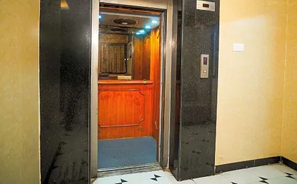 Hotel Raaj Bhaavan