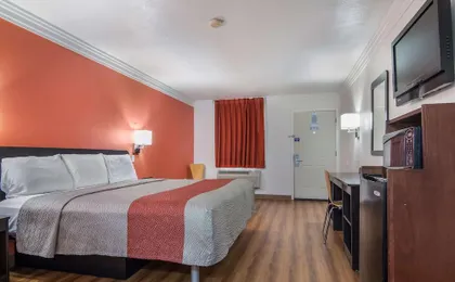 Motel 6 Marshall Tx