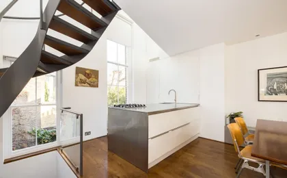 Bellevue Notting Hill 2 Bed by Holland Park