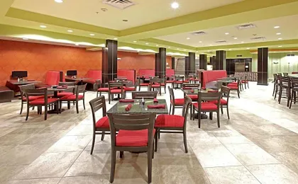 Holiday Inn Garland By IHG