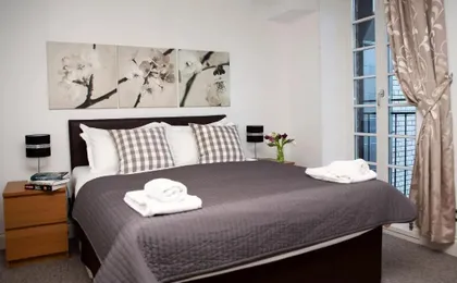 Apt 3, Trafalgar Sq (Duplex, 3rd & 4th flr)