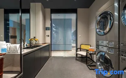 Atour Hotel (Shanghai Hongqiao Xinzhuang Business District)