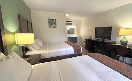 Castlewood Inn