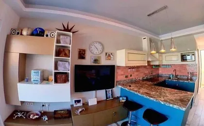 Deluxe Beach Apartment- Sleeps 2 & Private Terrace