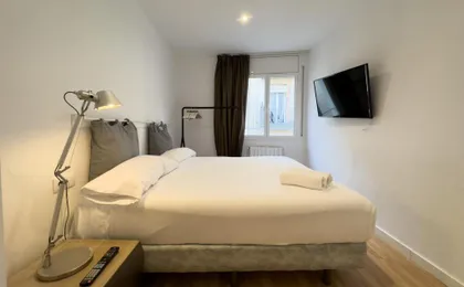 Ainb Barcelona Sants Apartments