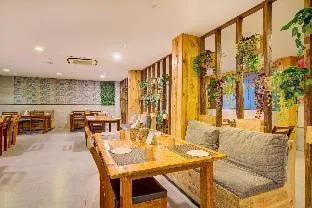 Hotel Lokis Forest Inn