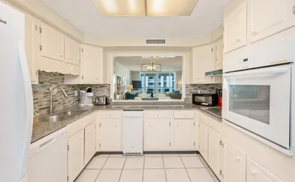 Shoreline Towers 1055 2 Bedroom Condo