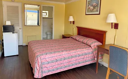 Downbeach Inn