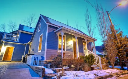 Abode Off Main 937