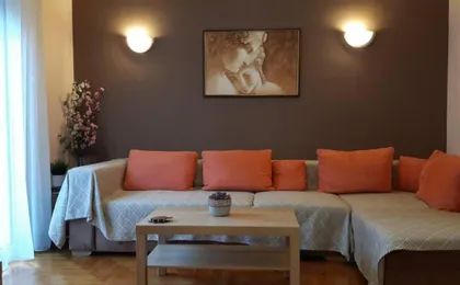 Georgia's Cozy Apartment in Koukaki