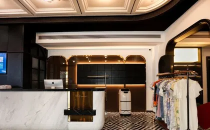Vic Multi-Cloud Enjoy Hotel