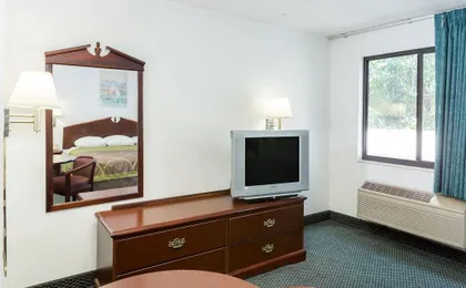 Super 8 by Wyndham Pompano Beach
