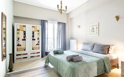 Olympic Mets Apartment