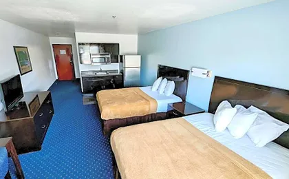 FairBridge Inn & Suites Canadian