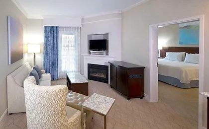 Hampton Inn & Suites Charlotte/SouthPark at Phillips Place