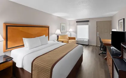 Baymont Inn & Suites Knoxville I-75