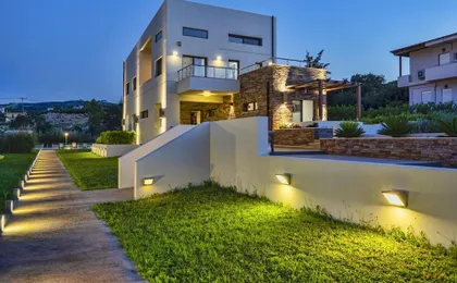 Villa Sfedami with Private Pool And Children Safet